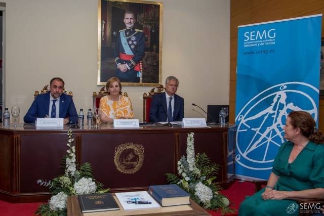 La nueva Comisión Permanente de SEMG asume su cargo en la Real Academia Española de Medicina en un acto cargado de simbolismo
