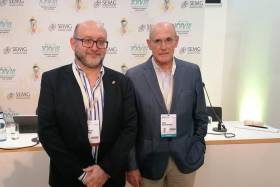 &ldquo;Se puede conseguir mucho m&aacute;s a trav&eacute;s de alianzas con los profesionales de la salud que por medio de dictados&rdquo;