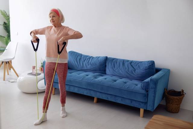 La SEMG y Salud sin Bulos recomiendan a enfermos crónicos hacer ejercicio físico en casa